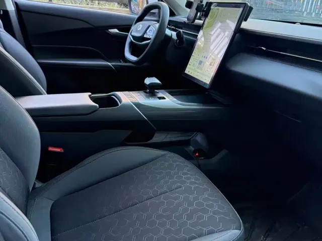 Changan Qiyuan A05 — Фото автомобиля 10