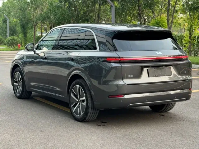 Li Auto L7 — Фото автомобиля 6