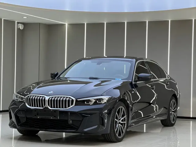 Фотография автомобиля — BMW 3 Series