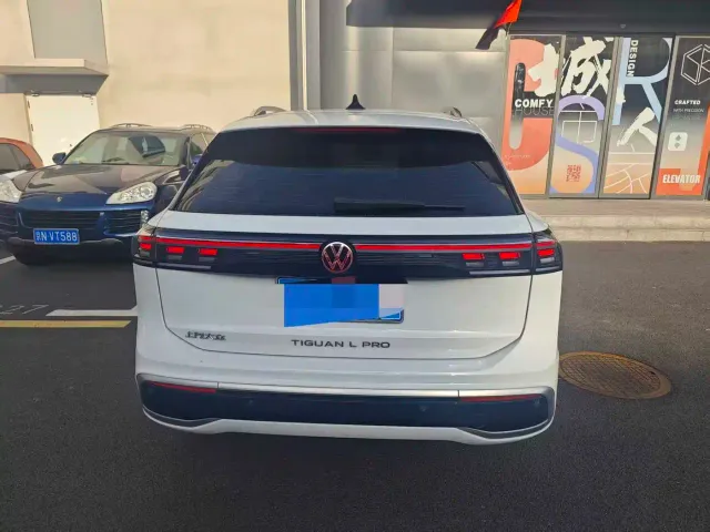 Volkswagen Tiguan L — Фото автомобиля 4