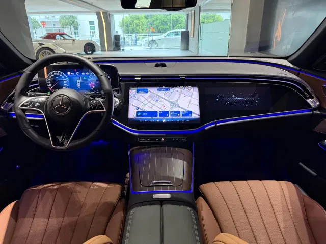 Mercedes-Benz E-Class — Фото автомобиля 10