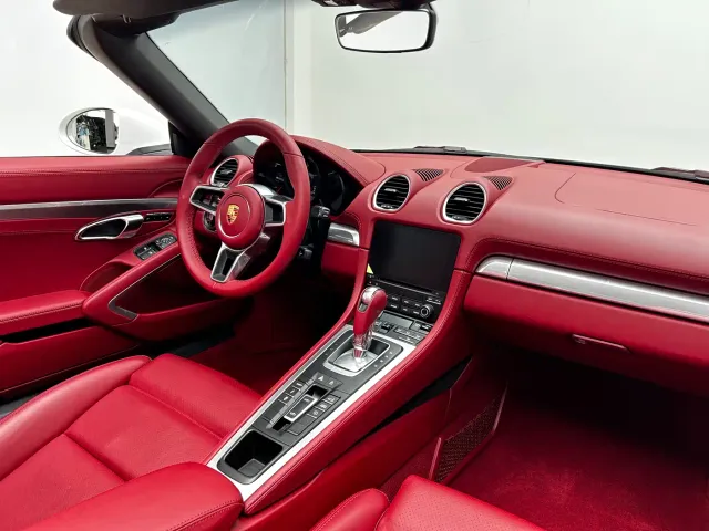 Porsche 718 — Фото автомобиля 12