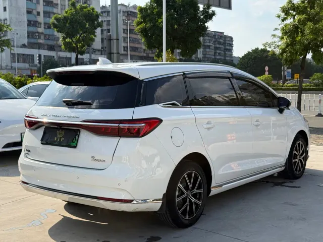 BYD Song MAX — Фото автомобиля 6