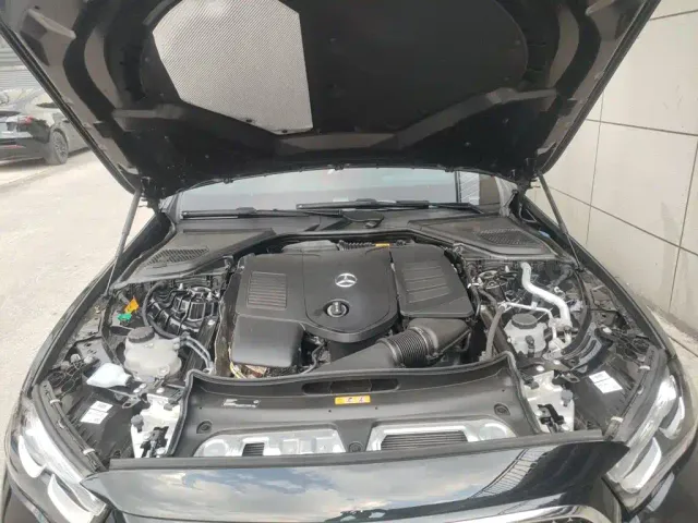 Mercedes-Benz E-Class — Фото автомобиля 21