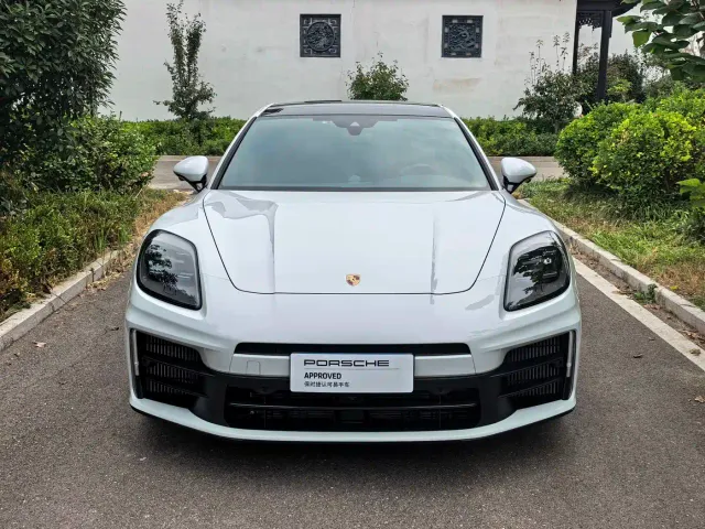 Porsche Panamera — Фото автомобиля 2