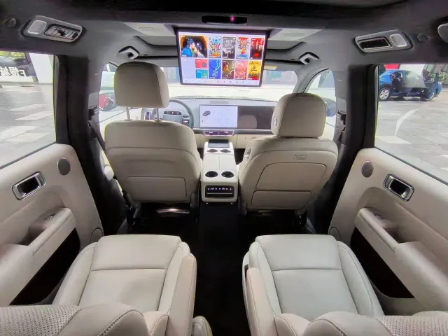 Li Auto L9 — Фото автомобиля 6
