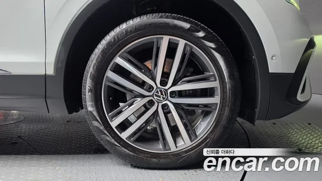 Volkswagen Tiguan — Фото автомобиля 19