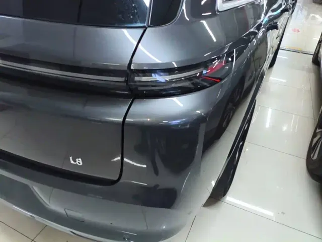 Li Auto L8 — Фото автомобиля 7