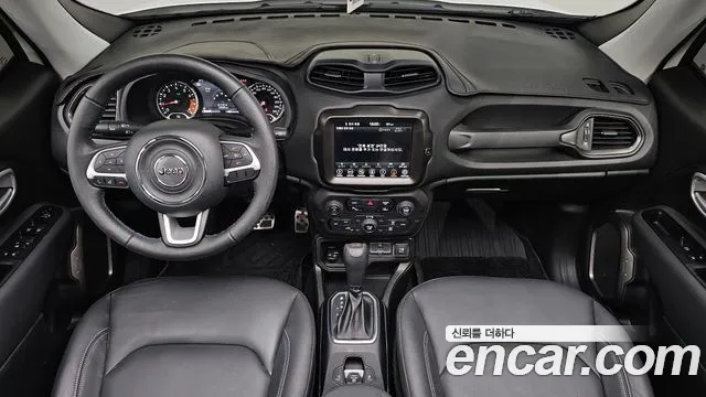 Jeep Renegade — Фото автомобиля 7