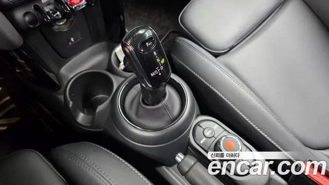 MINI Cooper — Фото автомобиля 12