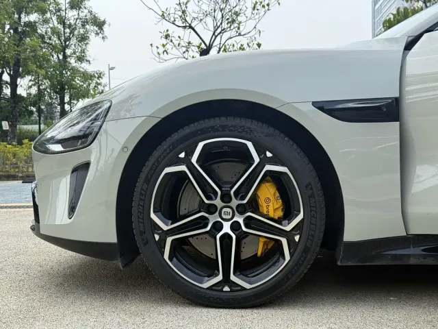 Xiaomi SU7 — Фото автомобиля 11