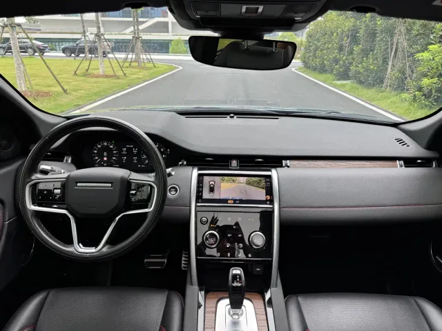 Land Rover Discovery Sport — Фото автомобиля 10