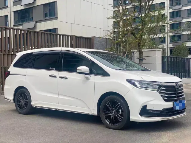 Honda Odyssey — Фото автомобиля 3