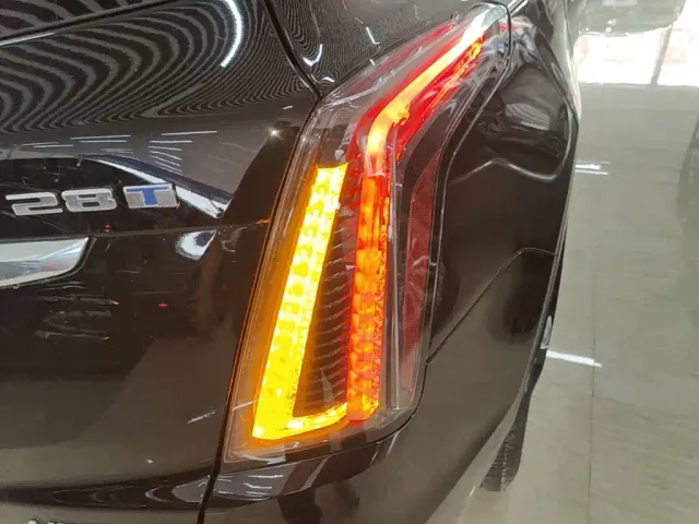 Cadillac XT5 — Фото автомобиля 7