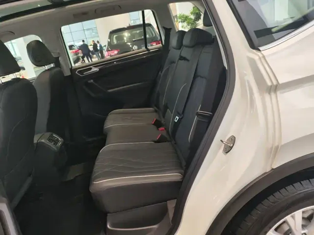 Volkswagen Tiguan L — Фото автомобиля 16