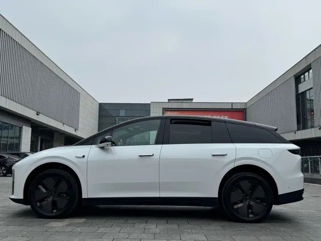 Li Auto i6 — Фото автомобиля 4