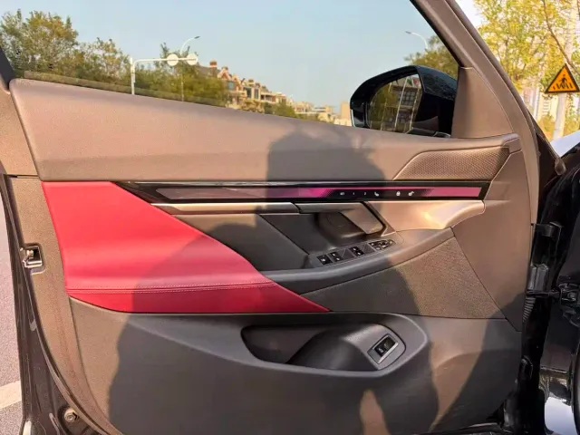 BMW 5 Series — Фото автомобиля 11