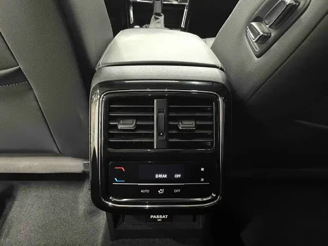 Volkswagen Passat — Фото автомобиля 10