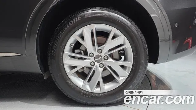 Genesis GV70 2.5T Бензин 2WD — Фото автомобиля 20