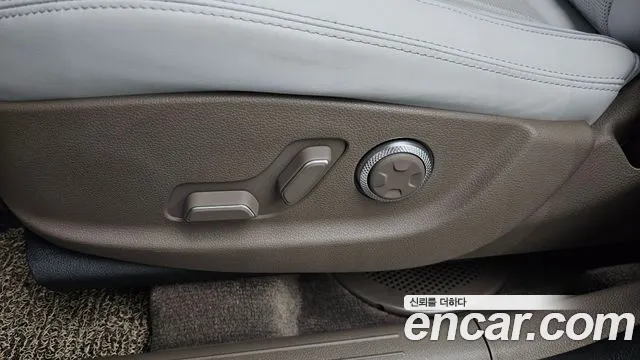 Genesis GV70 2.5T Бензин AWD — Фото автомобиля 26