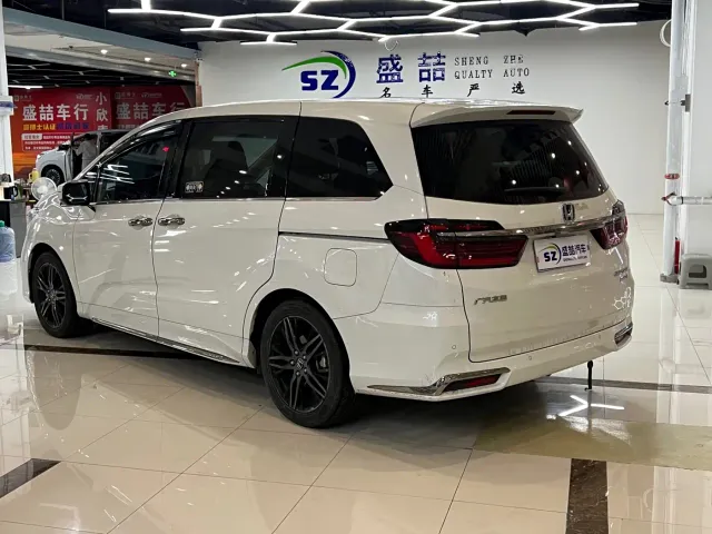 Honda Odyssey — Фото автомобиля 6