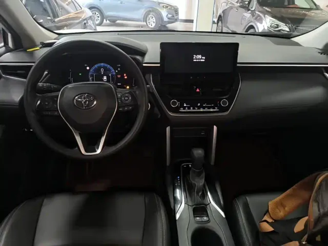 Toyota Frontlander — Фото автомобиля 9