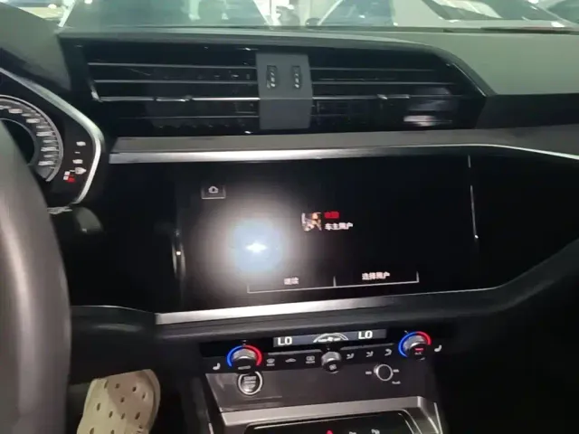 Audi Q3 — Фото автомобиля 12
