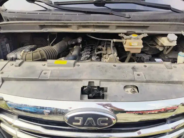 JAC Refine JAC Refine M3 2022 PLUS 1.5T 7-Seater Standard — Фото автомобиля 9
