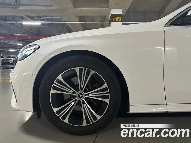 Mercedes-Benz E-Class — Фото автомобиля 11