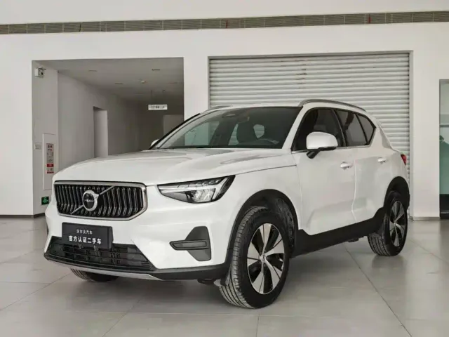 Фотография автомобиля — Volvo XC40
