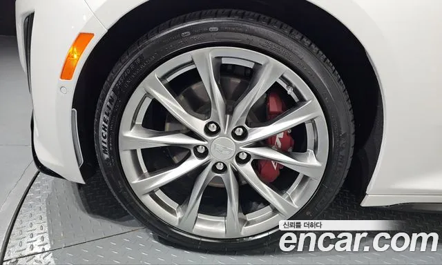 Cadillac CT5 — Фото автомобиля 5