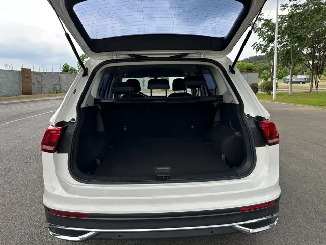 Volkswagen Tiguan L — Фото автомобиля 18