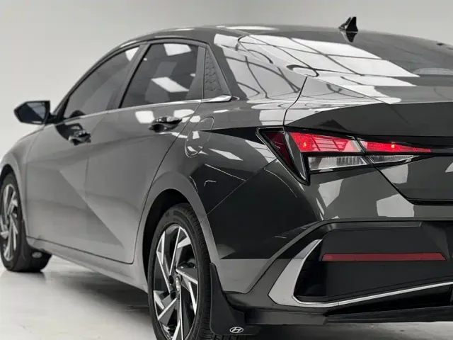 Hyundai Elantra — Фото автомобиля 7