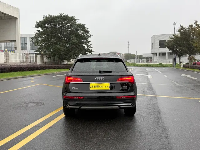 Audi Q5L — Фото автомобиля 8