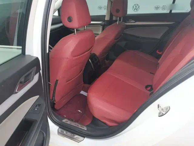 Volkswagen Golf — Фото автомобиля 16