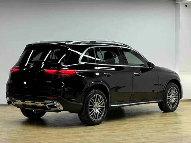 Mercedes-Benz Mercedes-Benz GLC 2023 Facelift GLC 300 L 4MATIC Sport 7-Seater — Фото автомобиля 9