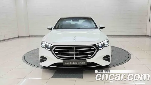 Mercedes-Benz E-Class — Фото автомобиля 9