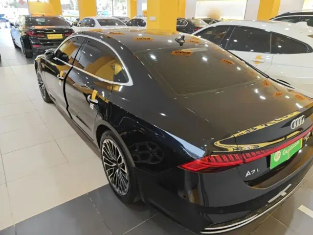 Audi A7L — Фото автомобиля 4