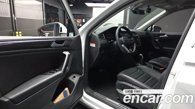 Volkswagen Tiguan — Фото автомобиля 15