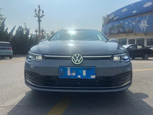 Volkswagen Golf — Фото автомобиля 2
