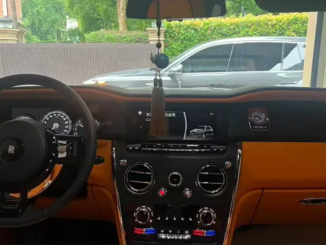 Rolls-Royce Cullinan — Фото автомобиля 4