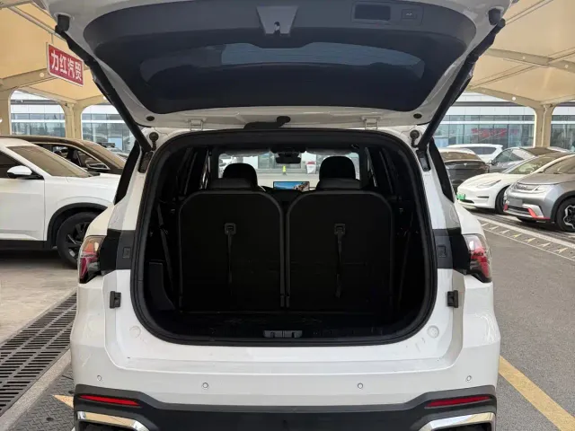 Geely Haoyue L — Фото автомобиля 8