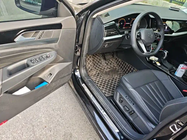 Volkswagen Passat — Фото автомобиля 12
