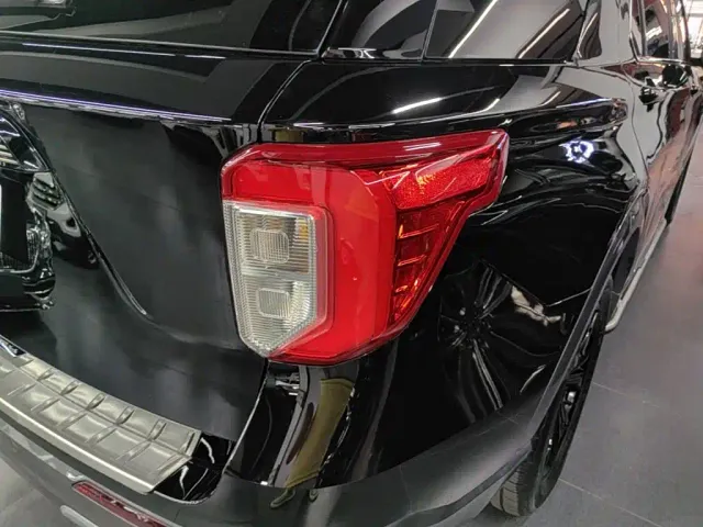Ford Explorer — Фото автомобиля 7