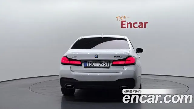 BMW 5-Series 5 серия (G30) 523d xDrive M Sport — Фото автомобиля 4