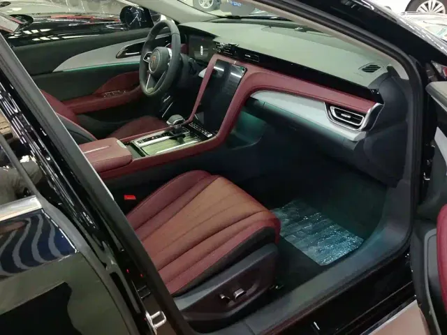 Hongqi H5 — Фото автомобиля 8