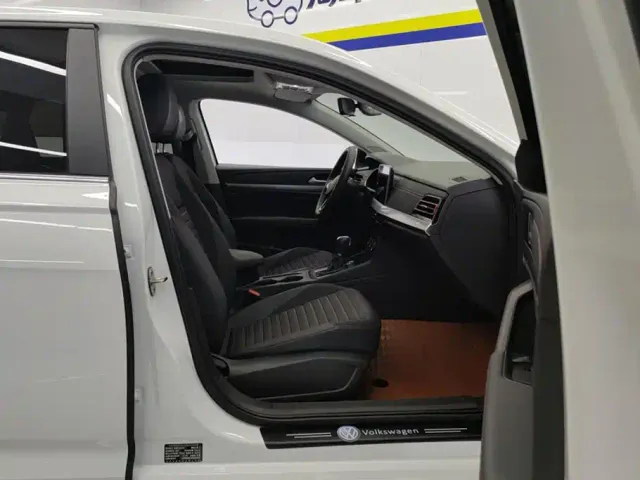 Volkswagen Lavida 2024 Model 300TSI DSG Starlight Full Comfort Edition — Фото автомобиля 8