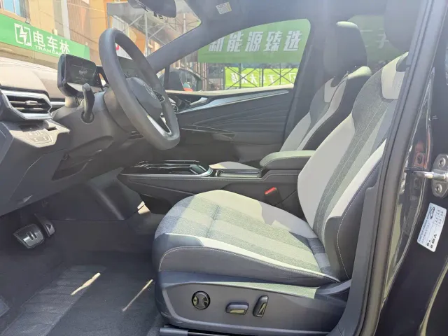 Volkswagen ID.4 CROZZ 2022 Standard Range PURE Edition — Фото автомобиля 5