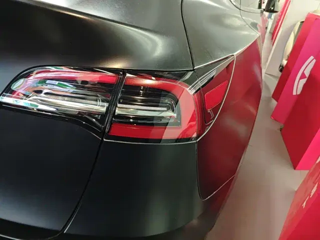 Tesla Model Y — Фото автомобиля 7