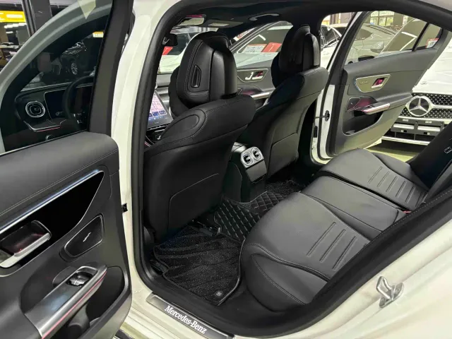 Mercedes-Benz C-Class — Фото автомобиля 6